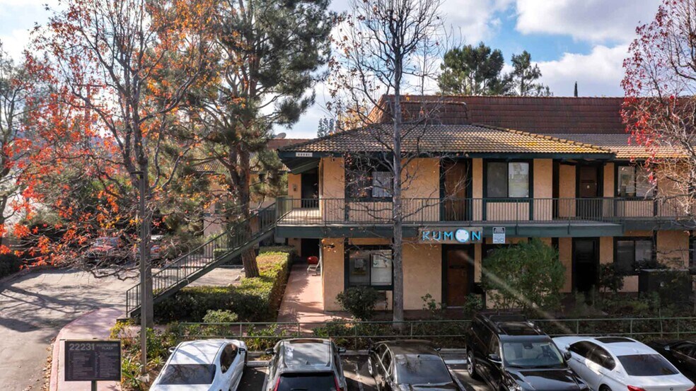 More Photos Of 22231 Mulholland Hwy, Calabasas Office For Lease