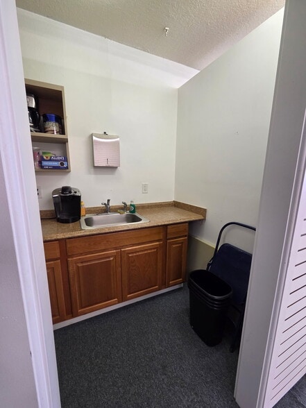 More Photos Of 1050 14th Ave, Longview General Retail For Lease