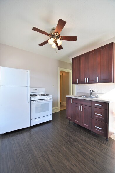 More Photos Of 281 Main St, Greenville Medical For Sale