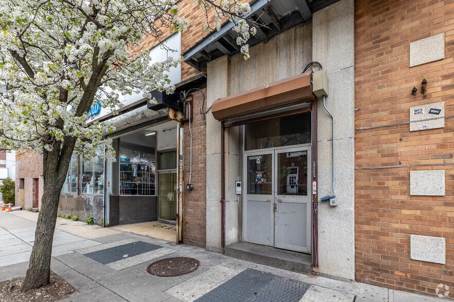 More Photos Of 44-54 Broad St, Elizabeth Storefront For Lease