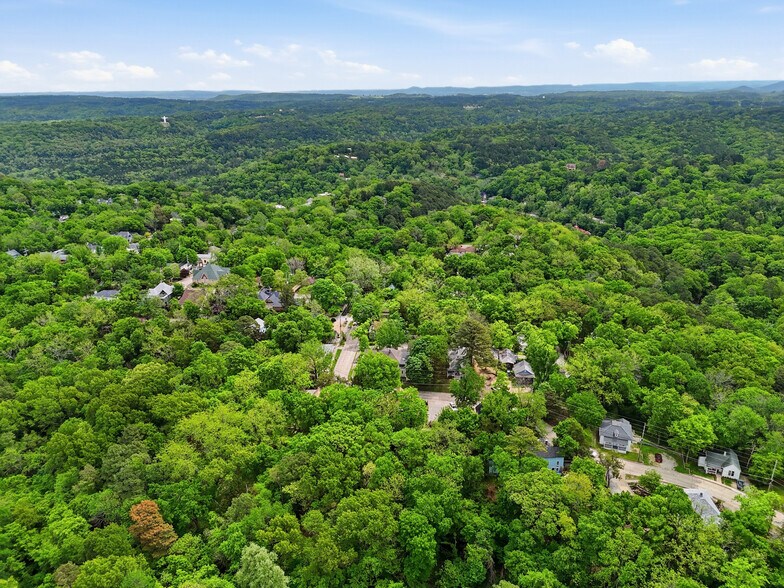More Photos Of 5 Ojo St, Eureka Springs Hospitality For Sale