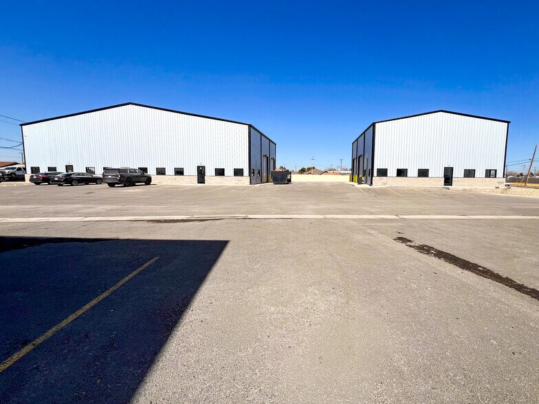 More Photos Of 1208 S Midland Dr, Midland Unknown For Lease