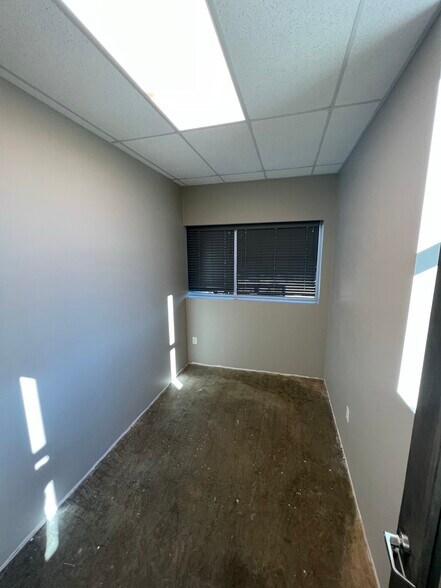 More Photos Of 3111 IH 30, Dallas Light Distribution For Lease