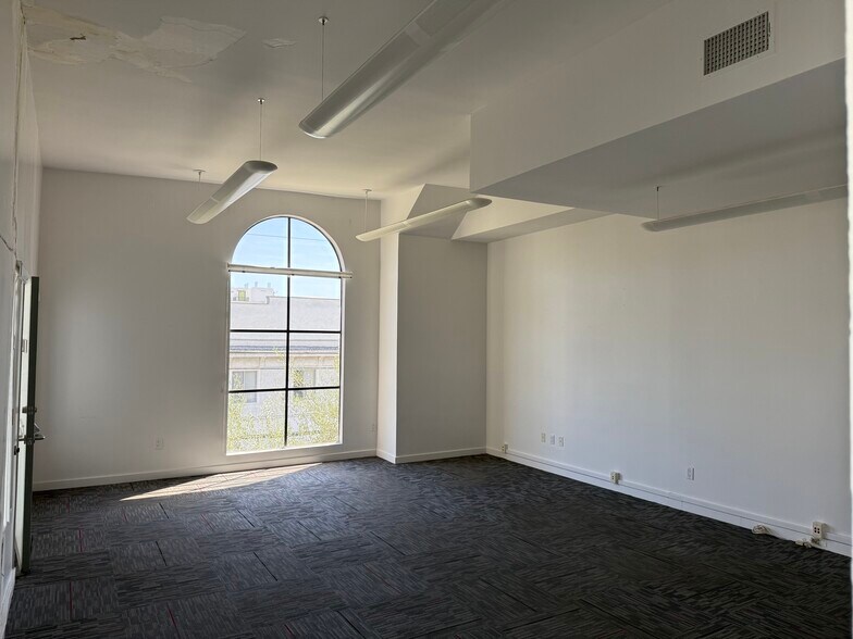 More Photos Of 1539 Sawtelle Blvd, Los Angeles Office For Lease