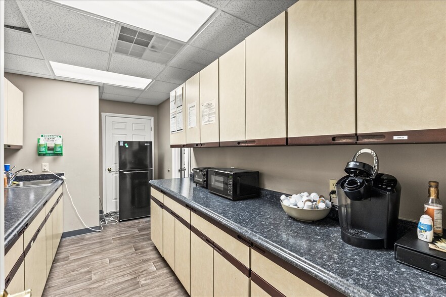 More Photos Of 195 Stock St, Hanover Medical For Sale
