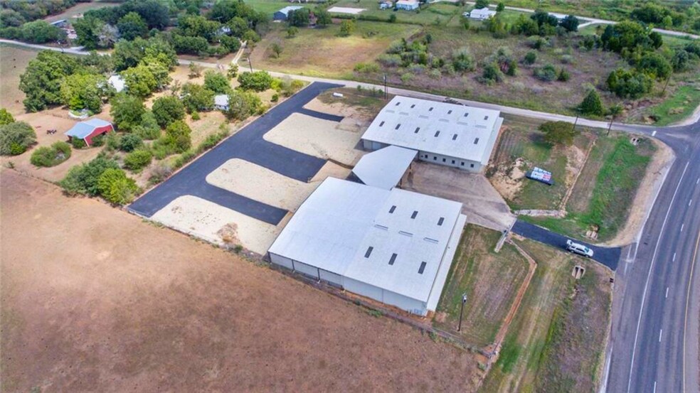 More Photos Of 4146 W US Highway 79, Rockdale Warehouse For Sale