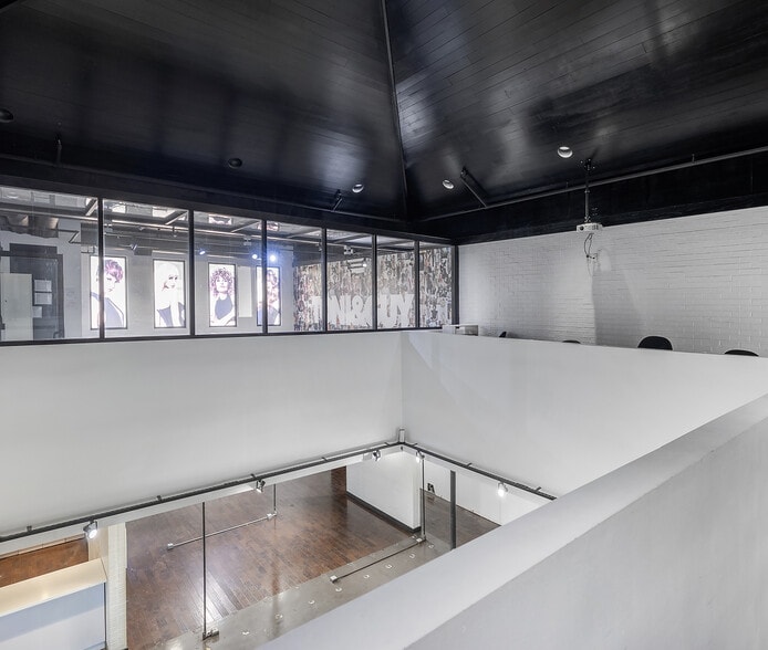 More Photos Of 464 N Fairfax Ave, Los Angeles Office For Sale