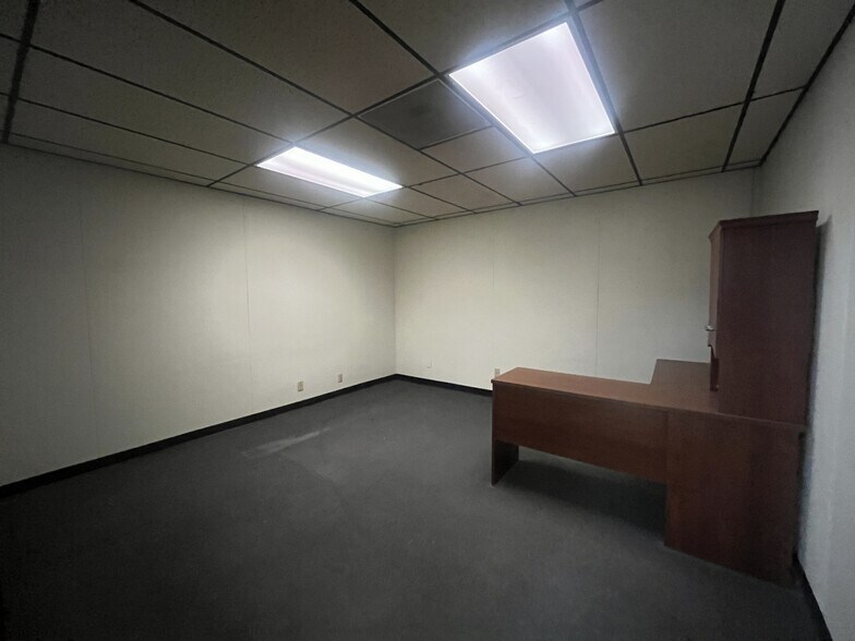 More Photos Of 1012 E Waylon Jennings Blvd, Littlefield Industrial For Sale