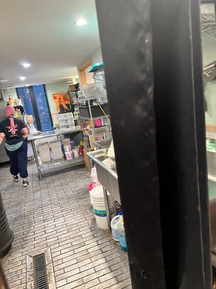 More Photos Of 24 W 45th St, New York Apartments For Lease