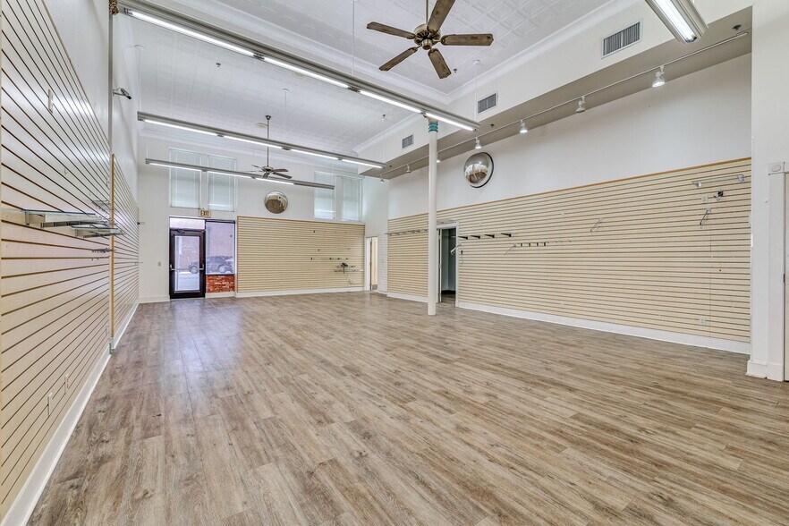 More Photos Of 29 S Chadbourne St, San Angelo Drugstore For Sale