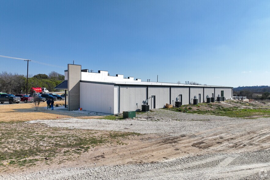 More Photos Of 5100 Kelly Rd, Fort Worth General Retail For Lease