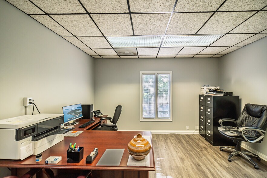 More Photos Of 3140 Parisa Dr, Paducah Office For Sale