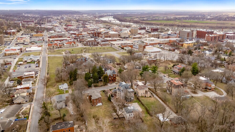 More Photos Of 809 Hall St, Saint Joseph Hospitality For Sale