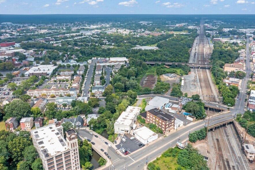 More Photos Of 636 E State St, Trenton Warehouse For Lease