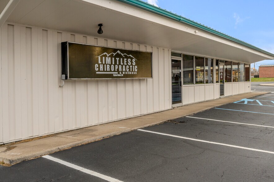 More Photos Of 1629 Ashland Rd, Greenup Freestanding For Sale