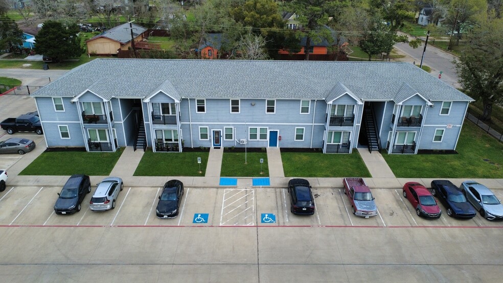 More Photos Of 2604 Avenue K, Bay City Apartments For Sale