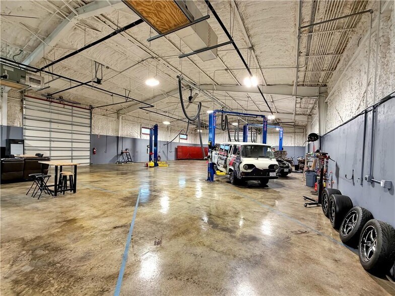 More Photos Of 428 Anchor St, Corpus Christi Industrial For Lease