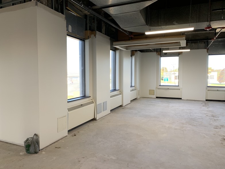 More Photos Of 4 Plaza Way, Fairhaven Bank For Lease