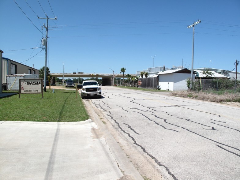More Photos Of Handley St and HWY 290, Brenham Land For Lease