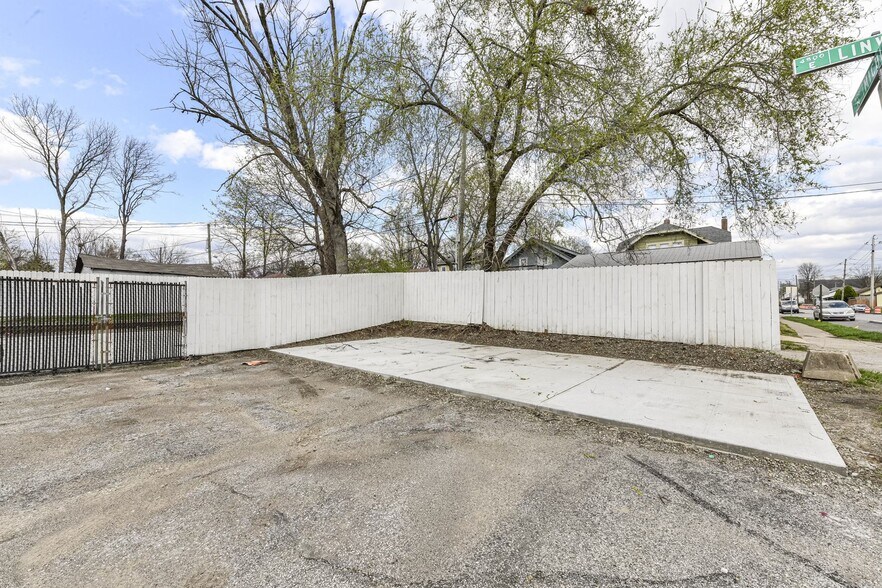 More Photos Of 4502 E Michigan St, Indianapolis General Retail For Sale
