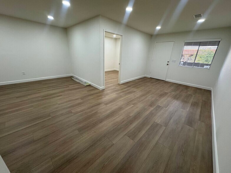 More Photos Of 451 W Bonita Ave, San Dimas Office For Lease