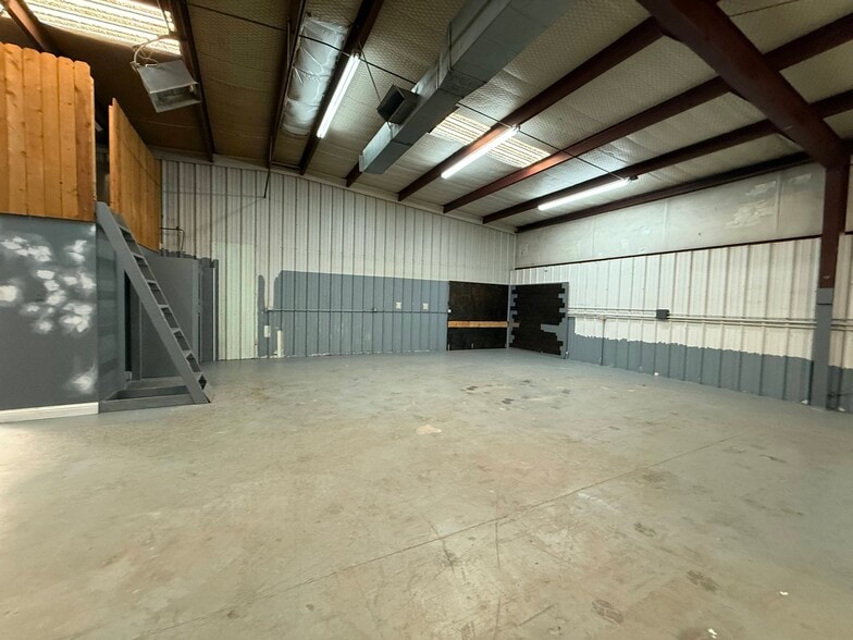 More Photos Of 2650 Old Louetta Loop, Spring Warehouse For Lease