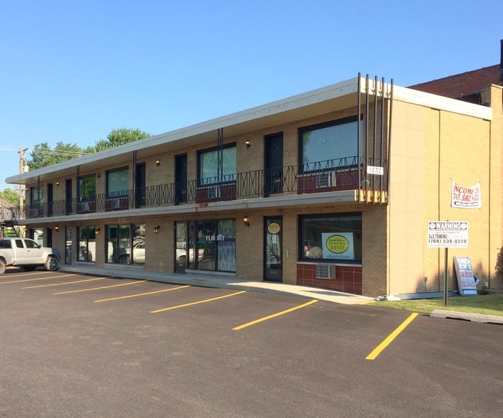 More Photos Of 1032 S La Grange Rd, La Grange Office For Lease
