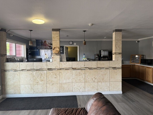 More Photos Of 1405 N 1st St, Yakima Hotel For Sale