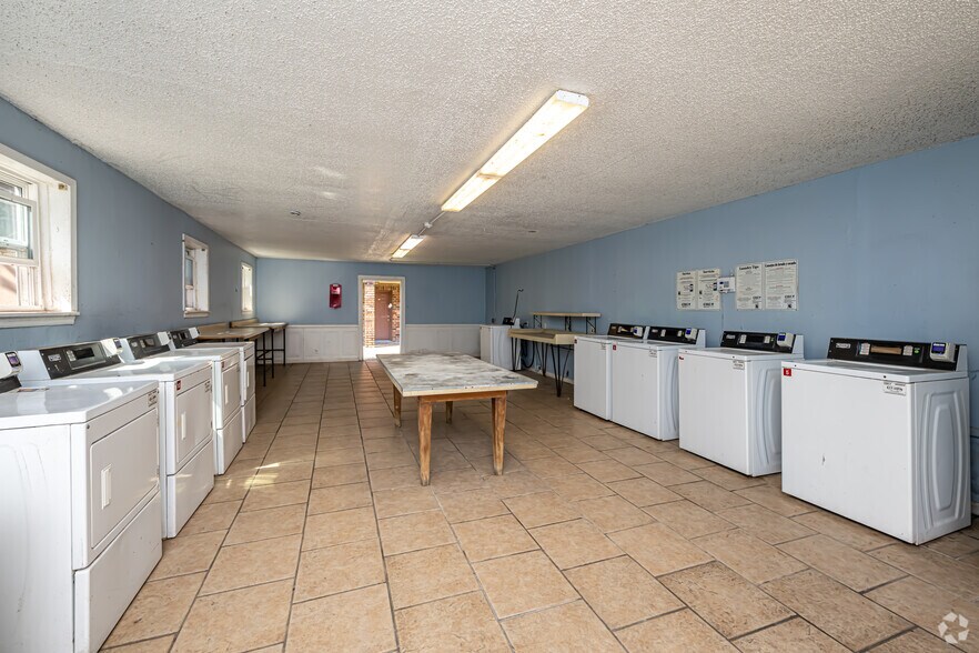 More Photos Of 10530 Florida Blvd, Baton Rouge Apartments For Sale