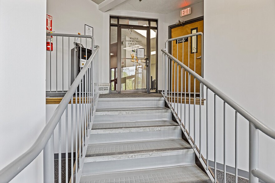 More Photos Of 323 State St, Augusta Office Residential For Sale