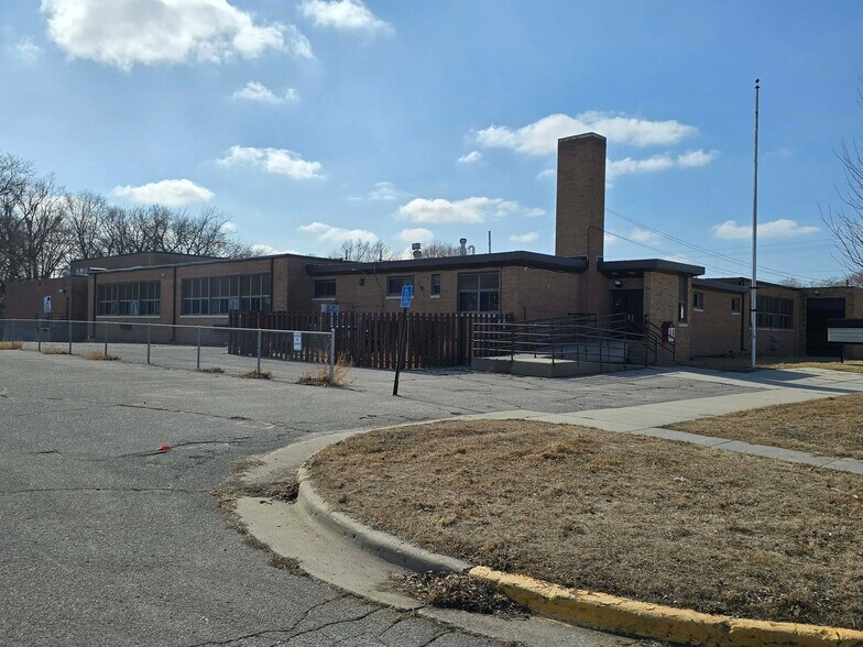 More Photos Of 613 Mulberry st, Yankton Specialty For Sale