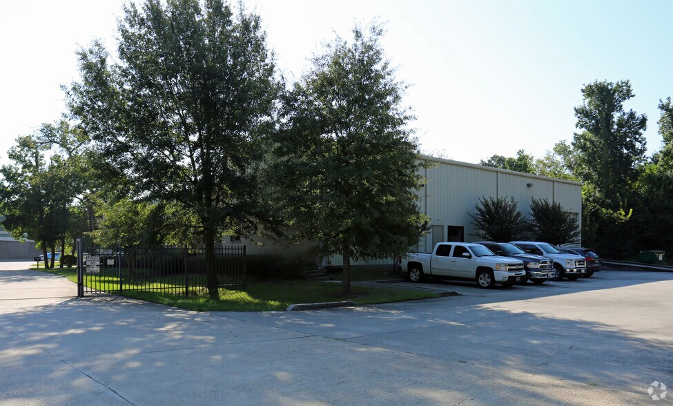 More Photos Of 21755 N I-45 Fwy, Spring Flex For Sale