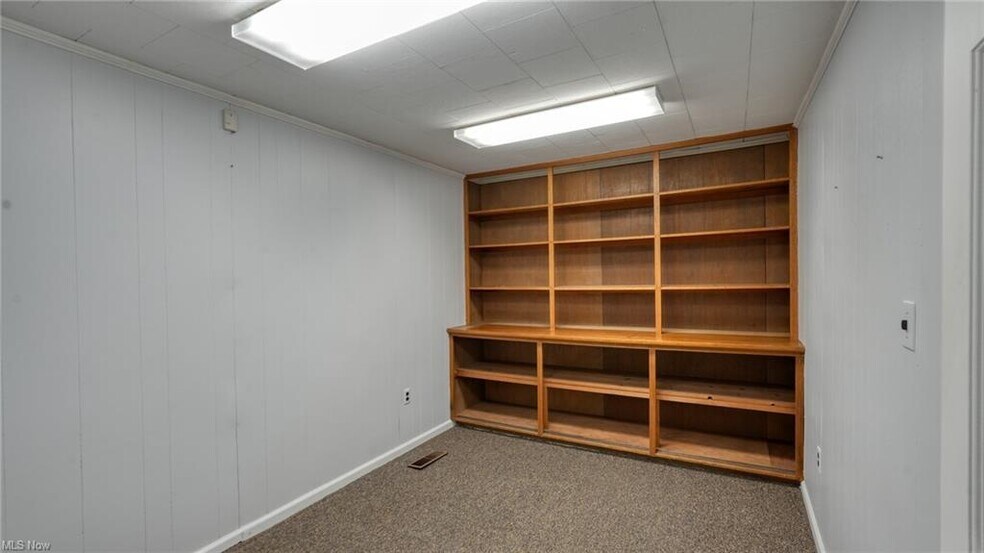 More Photos Of 126 N 9th St, Cambridge Office For Sale