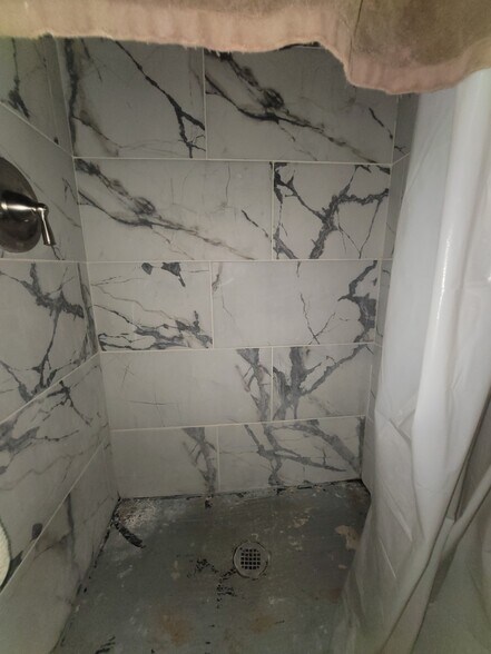 More Photos Of 1458 W 32nd St, Indianapolis Apartments For Sale