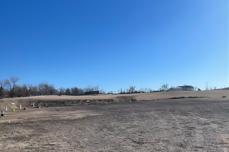 More Photos Of 22 NW M St, Watford City Trailer Camper Park For Sale