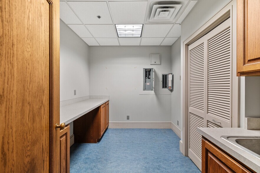 More Photos Of 380 N Main St, Mansfield Office Residential For Sale