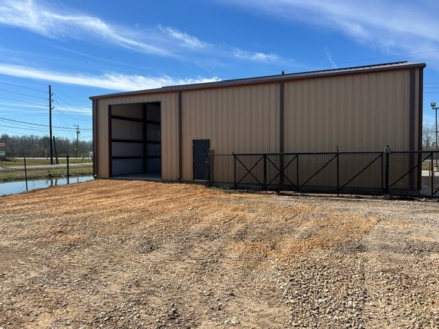 More Photos Of 10011 - B FM 521 Rd, Rosharon Manufacturing For Lease