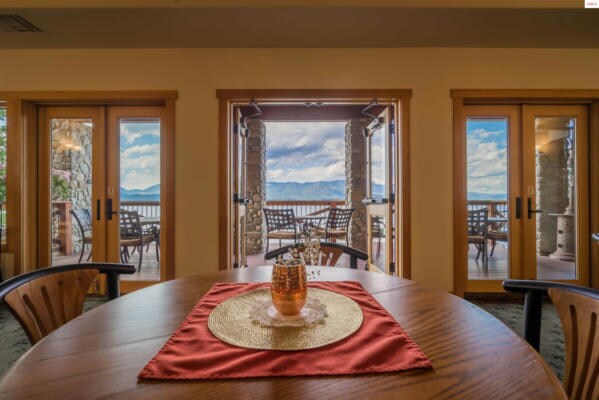 More Photos Of 51 Lakeshore Dr, Sagle Hotel For Sale
