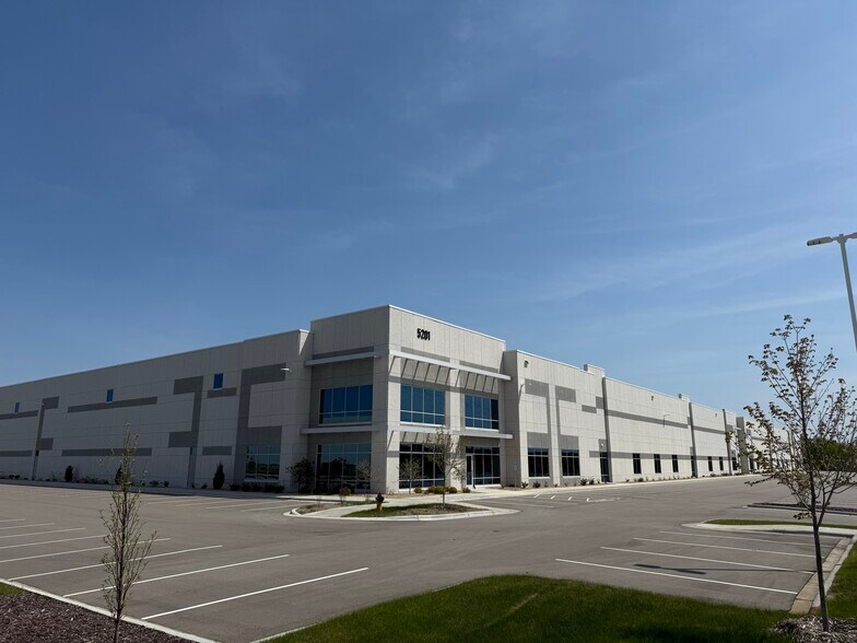 More Photos Of 5201 Dean Lakes Blvd, Shakopee Warehouse For Sale