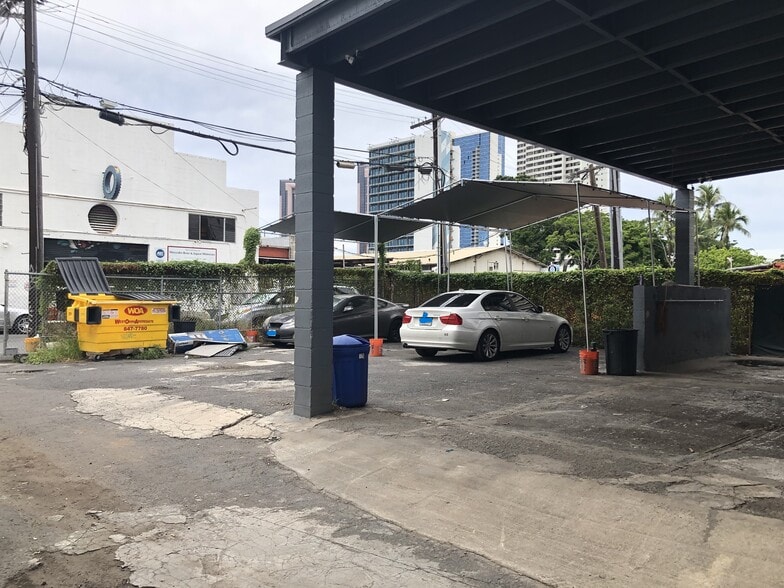 More Photos Of 808 Kawaiahao St, Honolulu Warehouse For Sale