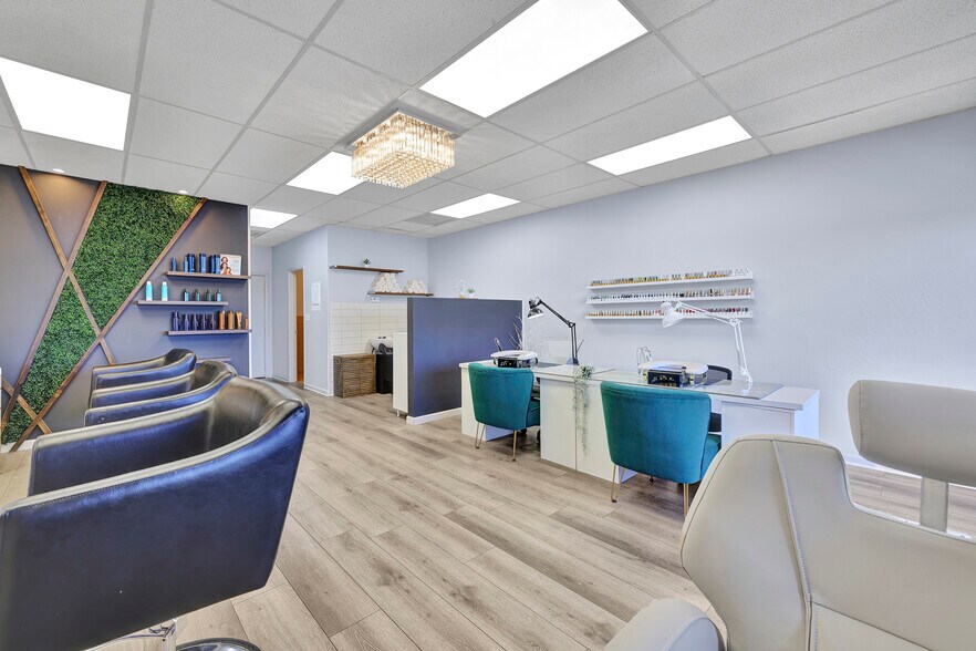 More Photos Of 3920-3940 N Miller Rd, Scottsdale Freestanding For Lease