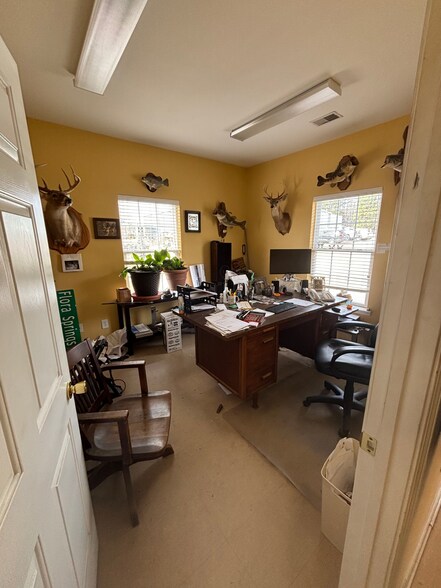 More Photos Of 424 Shelton Rd, West Columbia Warehouse For Sale