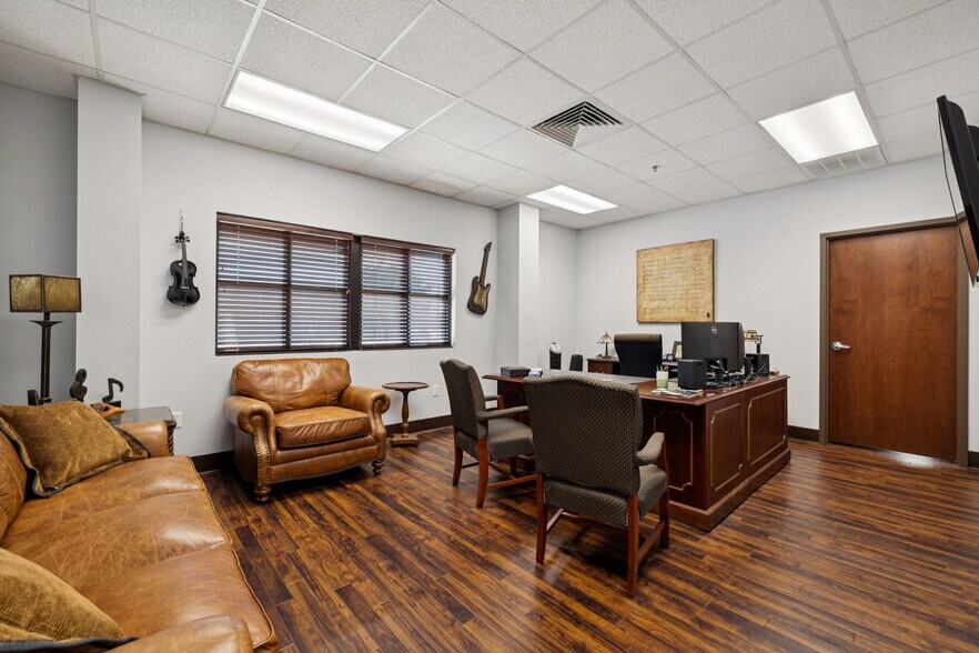 More Photos Of 811 Cowan St, Nashville Distribution For Sale