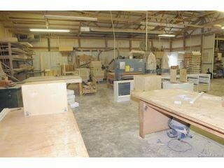 More Photos Of 315 Railroad St, Rockwell Warehouse For Lease