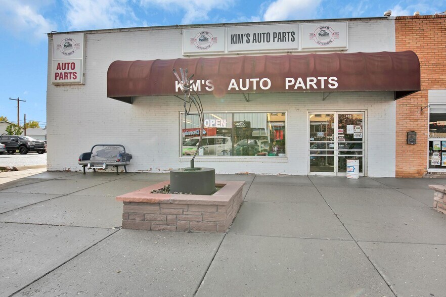 More Photos Of 220 E Aspen Ave, Fruita General Retail For Sale