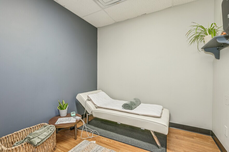 More Photos Of 133 Sandberg Rd, Monticello Storefront For Sale