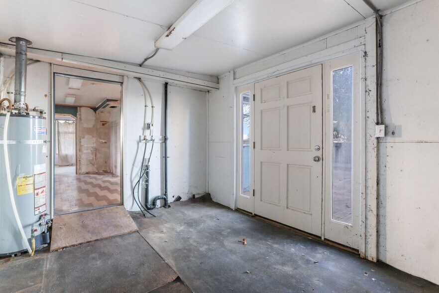 More Photos Of 6350 NE 66th Ave, Portland Flex For Sale