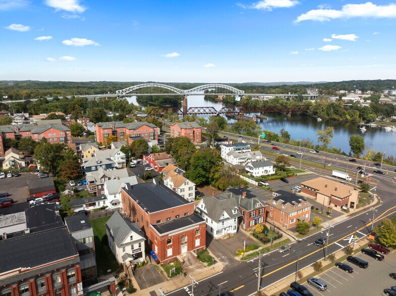 More Photos Of 54 Washington St, Middletown Office For Sale
