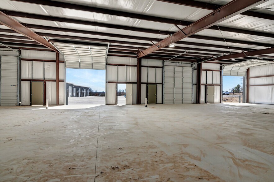 More Photos Of 3000 N FM 51, Weatherford Warehouse For Lease