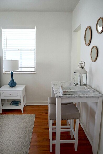 More Photos Of 172 N County Rd, Palm Beach Apartments For Sale